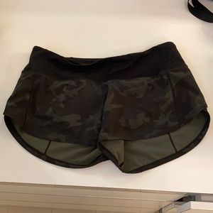 Camo lulu lemon shorts 2.5